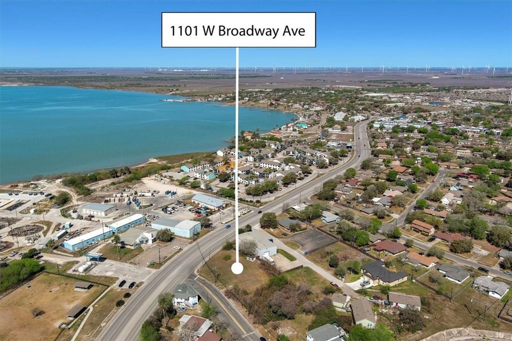 1011 W Broadway Ave, Portland, TX 78374 — photo 4