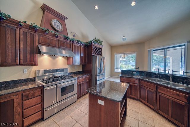 2061 Iroquois Avenue, Pahrump, NV 89048