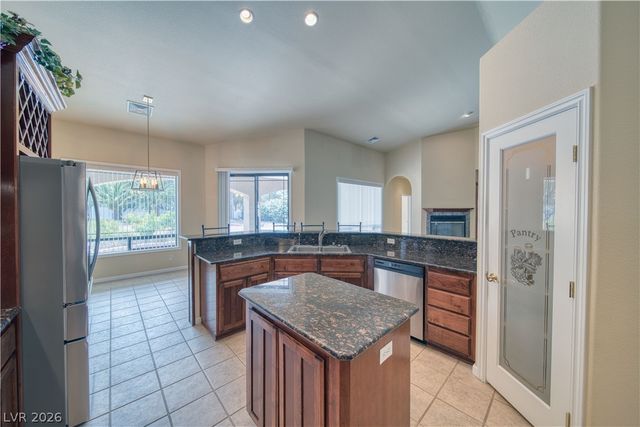 2061 Iroquois Avenue, Pahrump, NV 89048