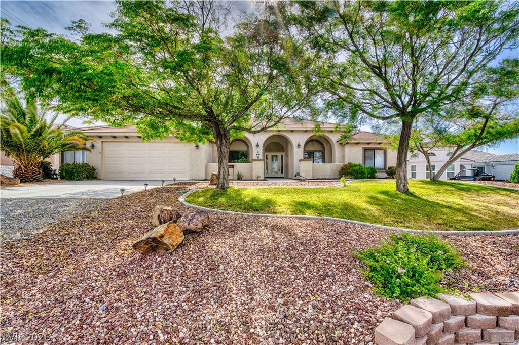 2061 Iroquois Avenue, Pahrump, NV 89048
