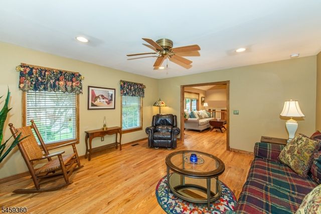 18 Kadel Dr, Roxbury Twp., NJ 07876