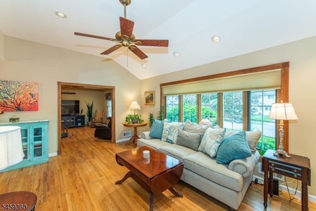 18 Kadel Dr, Roxbury Twp., NJ 07876