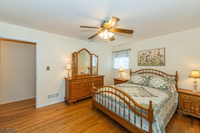 18 Kadel Dr, Roxbury Twp., NJ 07876