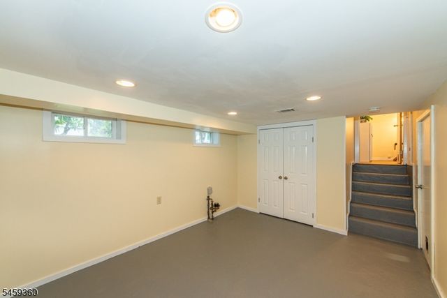 18 Kadel Dr, Roxbury Twp., NJ 07876