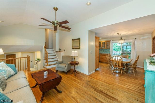 18 Kadel Dr, Roxbury Twp., NJ 07876