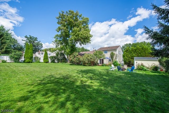 18 Kadel Dr, Roxbury Twp., NJ 07876