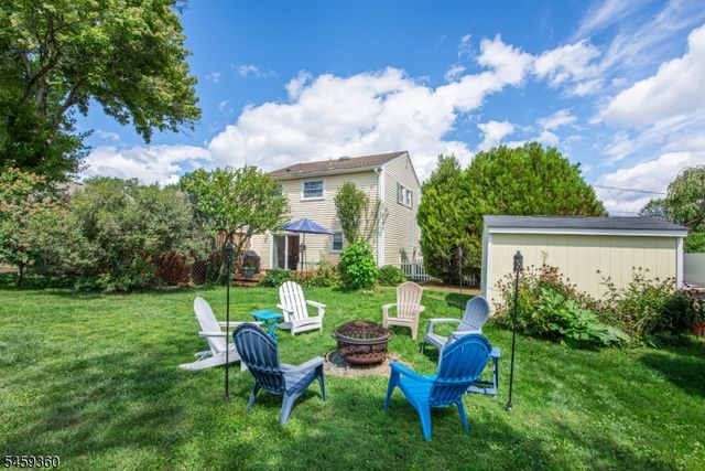18 Kadel Dr, Roxbury Twp., NJ 07876