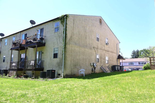 601 COUNTRY LN, Morton, PA 19070