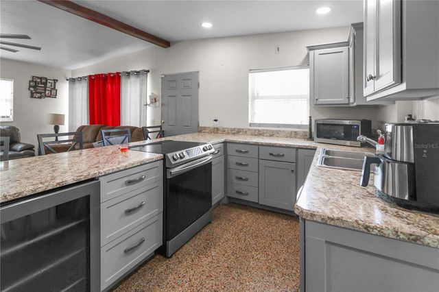 762 TEMPLE AVENUE, Orange City, FL 32763