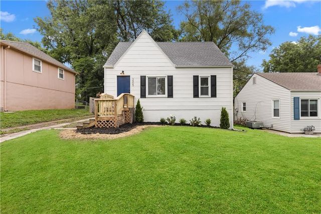 3905 N Spruce Avenue, Kansas City, MO 64117