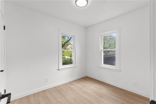 3905 N Spruce Avenue, Kansas City, MO 64117