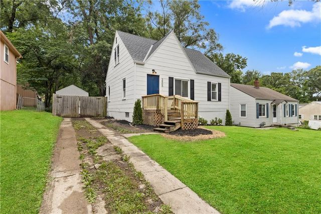 3905 N Spruce Avenue, Kansas City, MO 64117