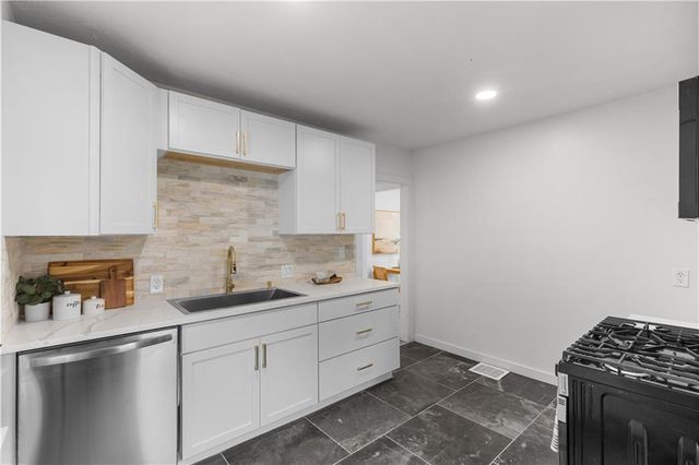 3905 N Spruce Avenue, Kansas City, MO 64117