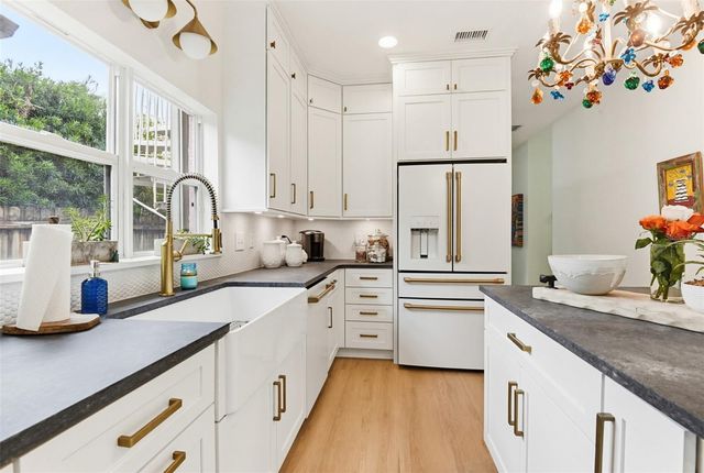 915 MAPLE STREET, New Smyrna Beach, FL 32169