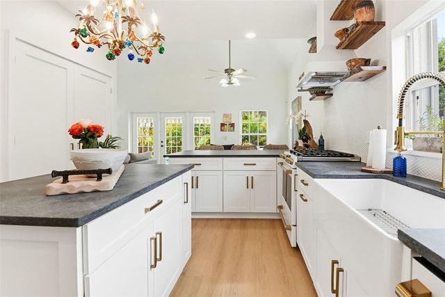 915 MAPLE STREET, New Smyrna Beach, FL 32169