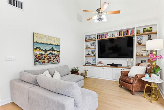 915 MAPLE STREET, New Smyrna Beach, FL 32169