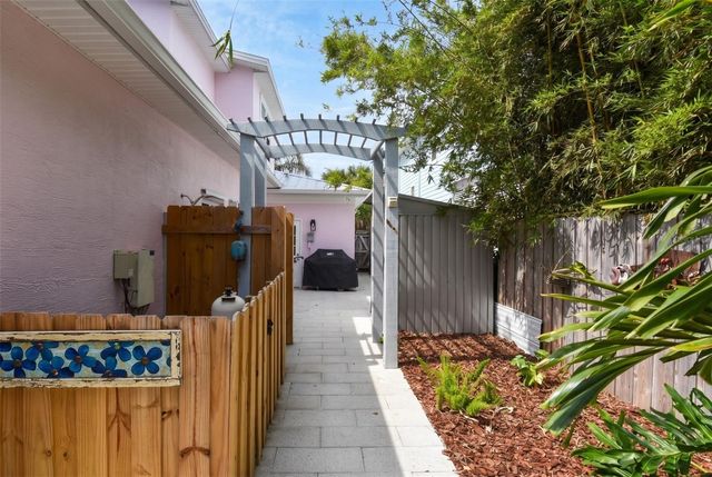 915 MAPLE STREET, New Smyrna Beach, FL 32169