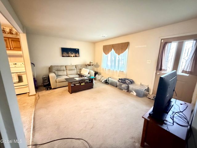 15 Jonathan Lane, Amsterdam, NY 12010