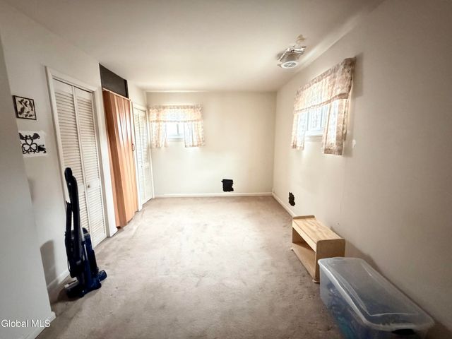 15 Jonathan Lane, Amsterdam, NY 12010