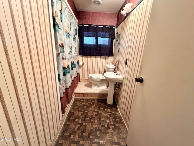 15 Jonathan Lane, Amsterdam, NY 12010