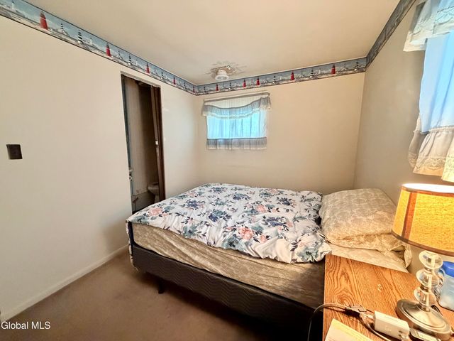 15 Jonathan Lane, Amsterdam, NY 12010