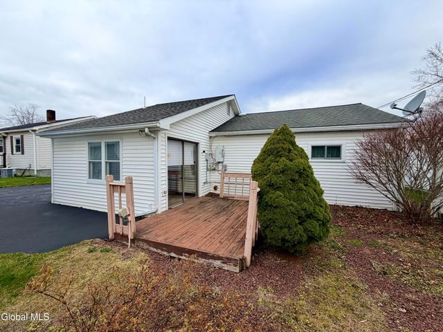 15 Jonathan Lane, Amsterdam, NY 12010