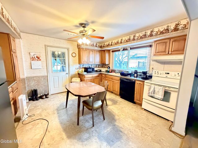 15 Jonathan Lane, Amsterdam, NY 12010