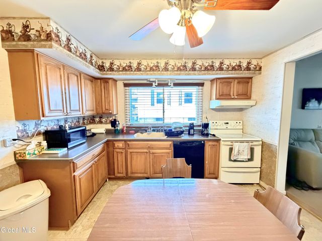 15 Jonathan Lane, Amsterdam, NY 12010