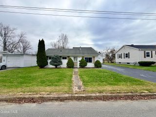 15 Jonathan Lane, Amsterdam, NY 12010