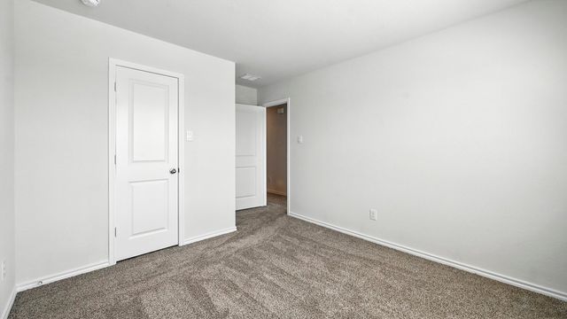 2215 = Bosque Trail, Crandall, TX 75114
