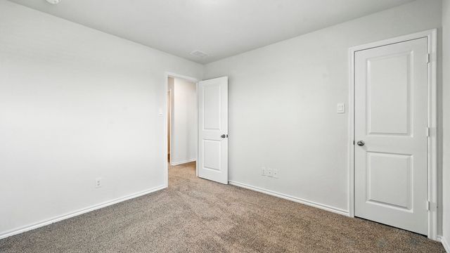 2215 = Bosque Trail, Crandall, TX 75114