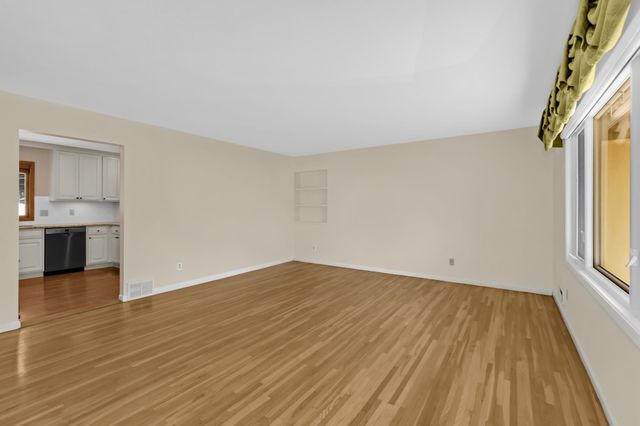 8362 81st Street Lane S, Cottage Grove, MN 55016