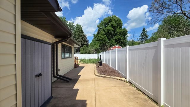 8362 81st Street Lane S, Cottage Grove, MN 55016