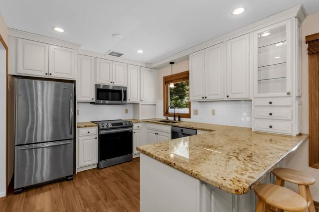 8362 81st Street Lane S, Cottage Grove, MN 55016