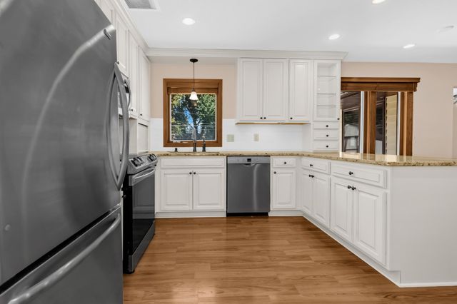 8362 81st Street Lane S, Cottage Grove, MN 55016