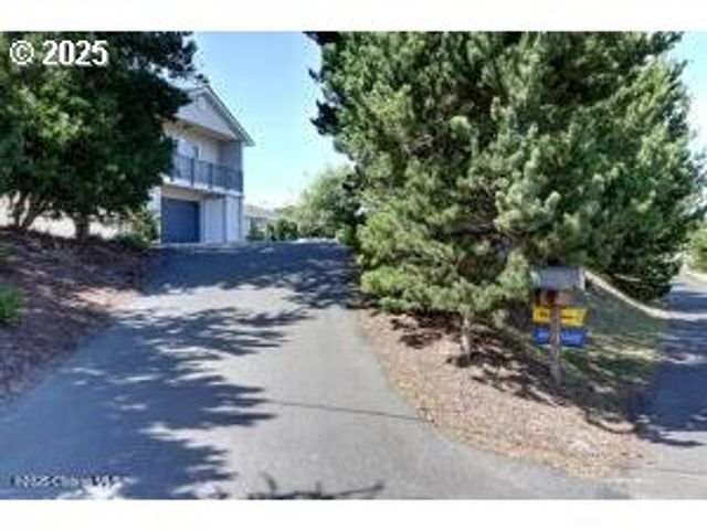 89796 SEA BREEZE Dr, Warrenton, OR 97146