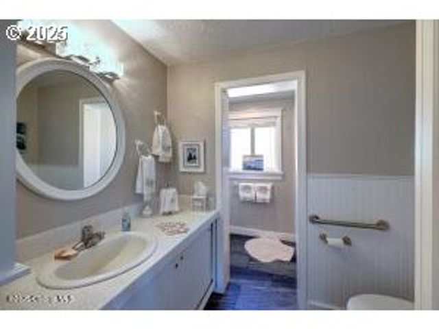 89796 SEA BREEZE Dr, Warrenton, OR 97146