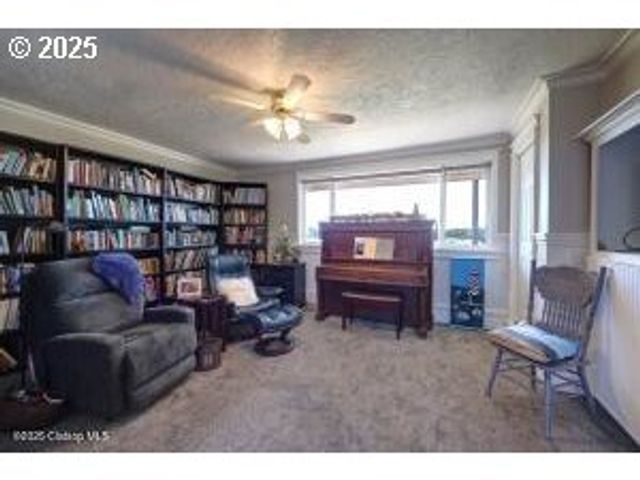 89796 SEA BREEZE Dr, Warrenton, OR 97146