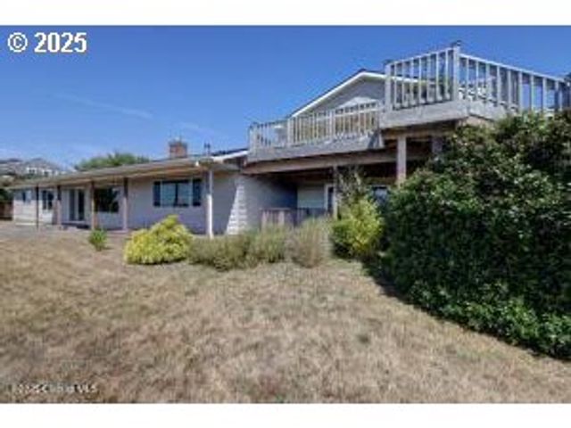89796 SEA BREEZE Dr, Warrenton, OR 97146