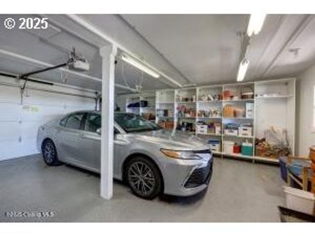 89796 SEA BREEZE Dr, Warrenton, OR 97146