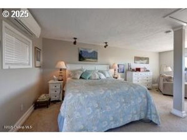 89796 SEA BREEZE Dr, Warrenton, OR 97146