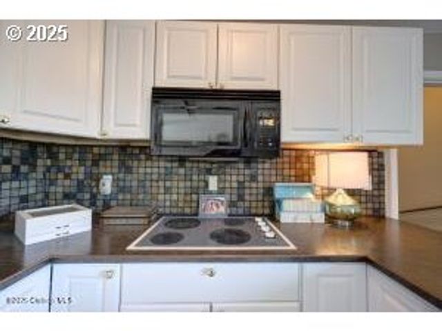 89796 SEA BREEZE Dr, Warrenton, OR 97146