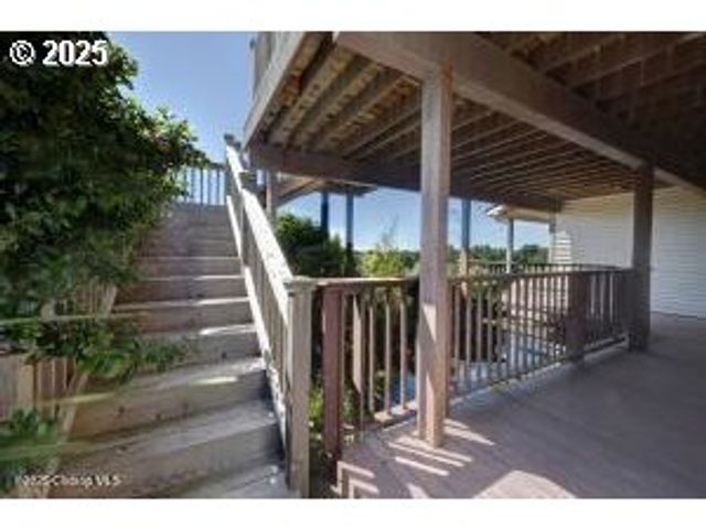 89796 SEA BREEZE Dr, Warrenton, OR 97146