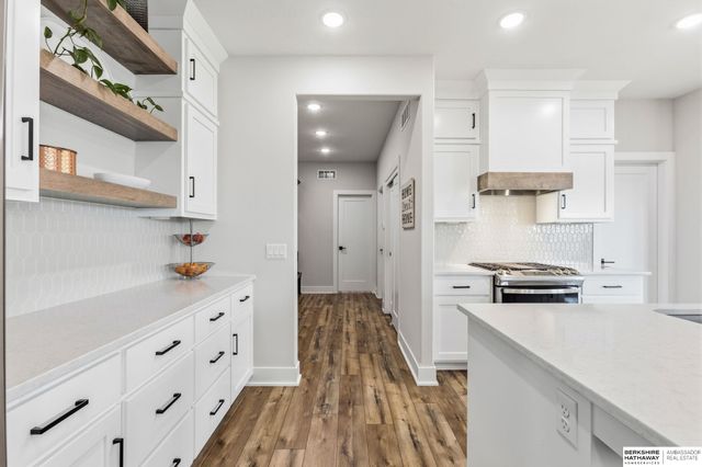 11511 Cooper Street, Papillion, NE 68046