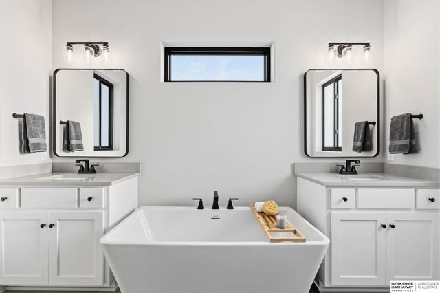 11511 Cooper Street, Papillion, NE 68046