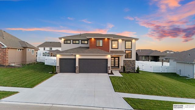 11511 Cooper Street, Papillion, NE 68046