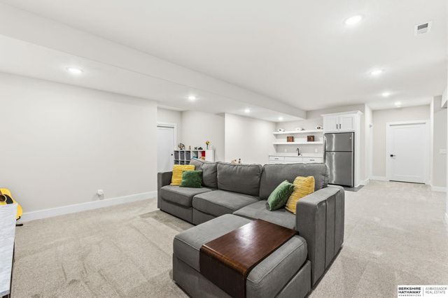 11511 Cooper Street, Papillion, NE 68046