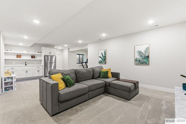 11511 Cooper Street, Papillion, NE 68046