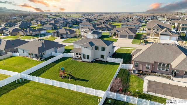 11511 Cooper Street, Papillion, NE 68046