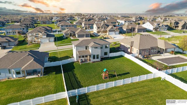11511 Cooper Street, Papillion, NE 68046